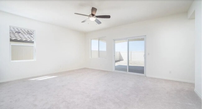 Building Photo - Newer Construction property in Southwest Bakersfield.