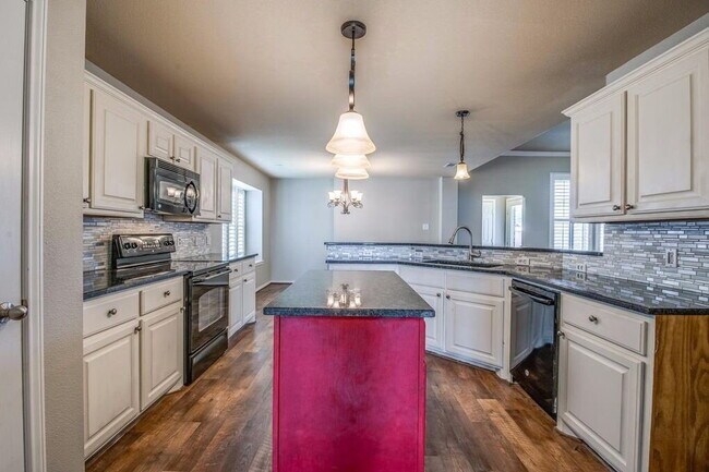 Building Photo - Gorgeous Home in Lubbock-Cooper ISD