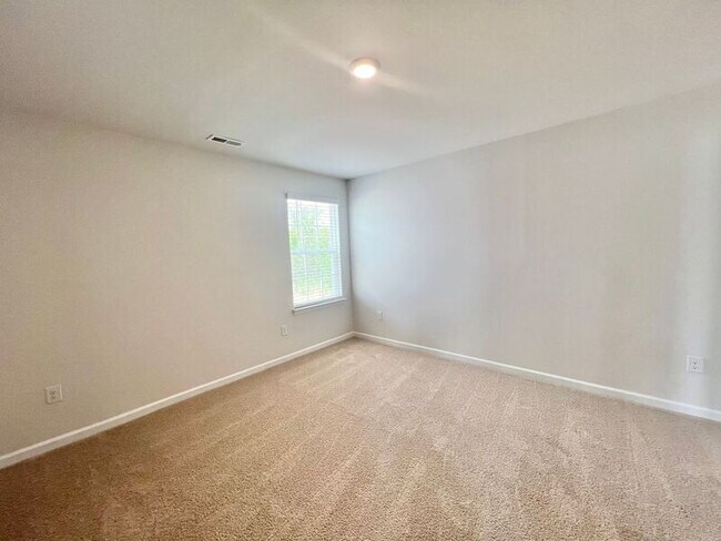 Building Photo - 219 Blue Aspen Dr