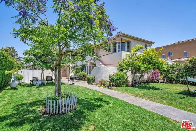 Building Photo - 1546 S Holt Ave