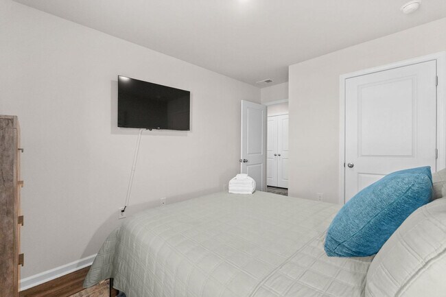 Building Photo - 332 Bayou Loop