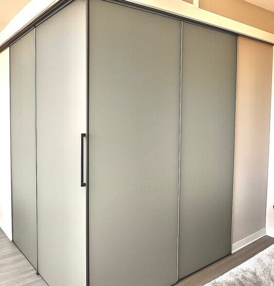 Building Photo - 11200 NE 11th St