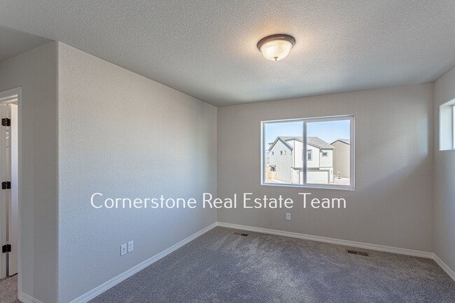 Building Photo - 847 Endeavor Wy