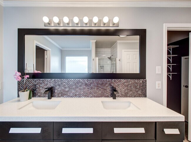 Building Photo - 13215 Sleepy Creek Meadows