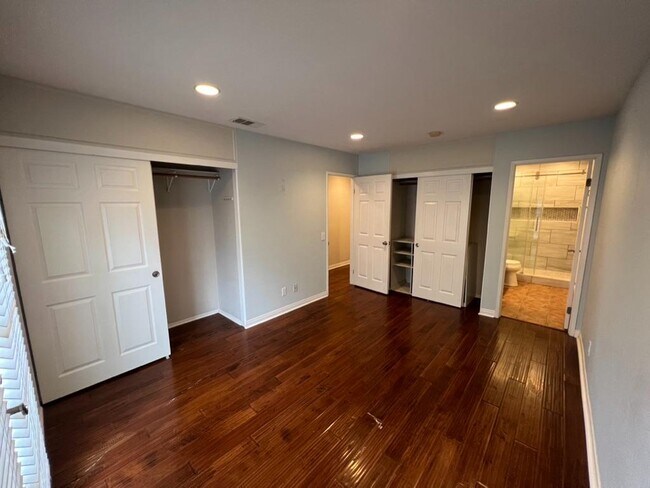 Building Photo - 4755 Maclura St