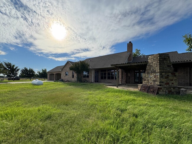 Building Photo - 1559 E Blackjack Rd E