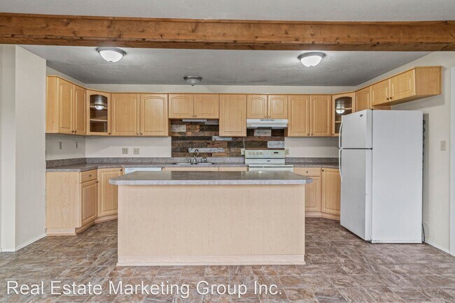 Building Photo - 3 br, 2 bath House - 219 Mossyrock Ave
