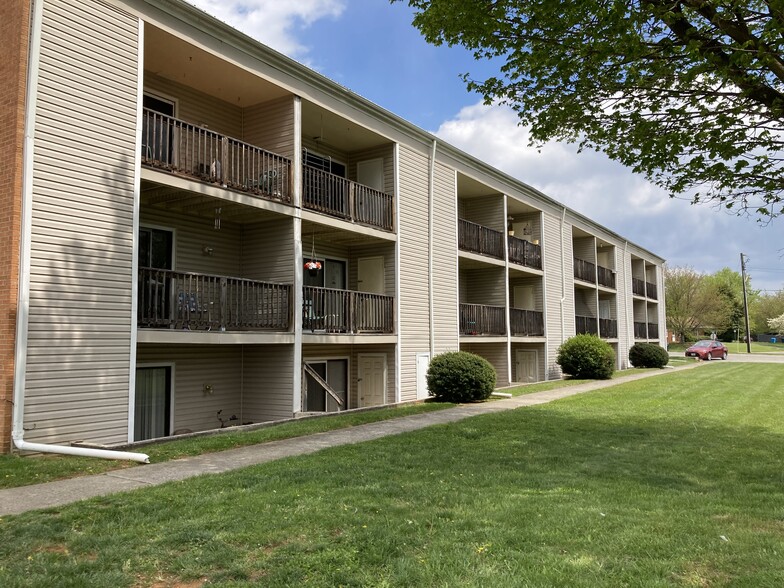 Building Photo - 807 Whitney Ave NW