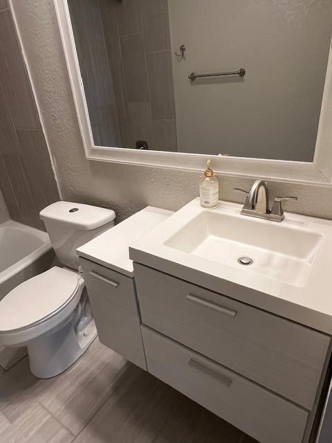 Building Photo - 1370 Del Rosa Way