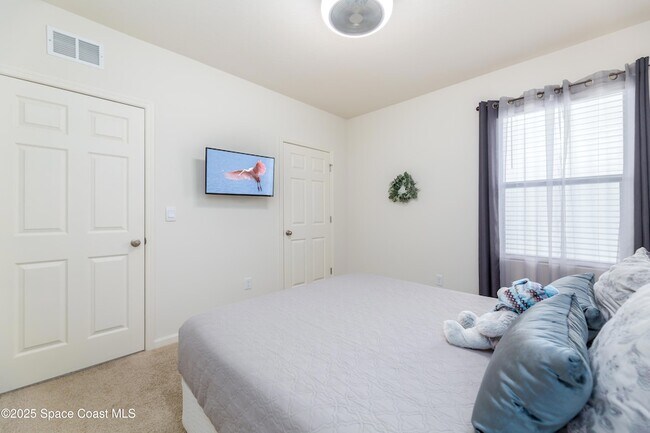 Building Photo - 843 Remington Green Dr SE