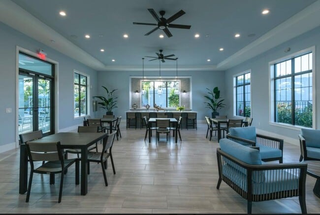 Building Photo - 2554 Seychelles Dr