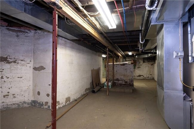 Building Photo - 232 3rd Ave