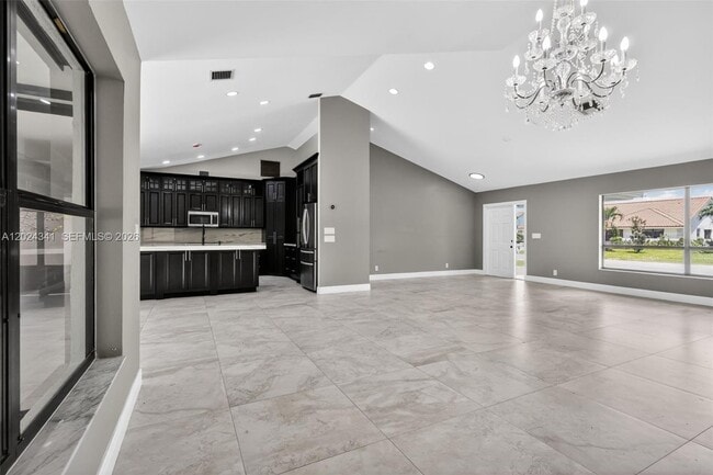 Building Photo - 9654 Sun Pointe Dr