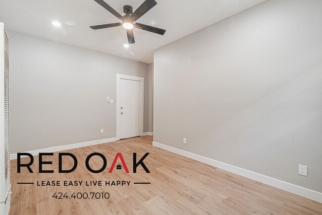 Building Photo - 4606 S Vermont Ave