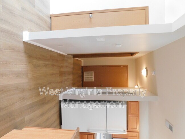 Building Photo - 212 Cardinal Wy