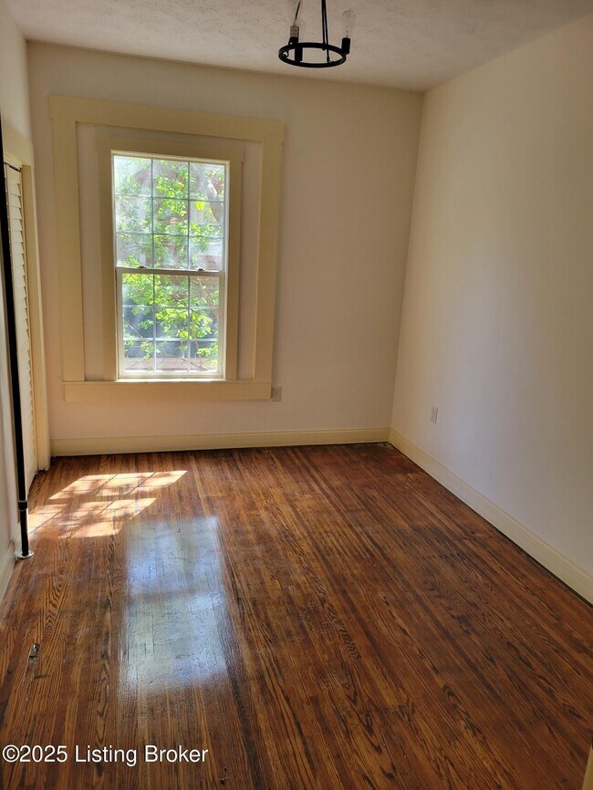 Building Photo - 2615 Virginia Ave