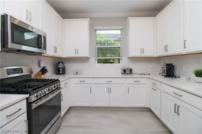 Building Photo - 15565 Vittorio St