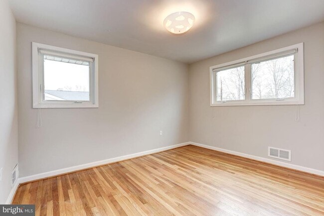 Building Photo - 9718 Holmhurst Rd