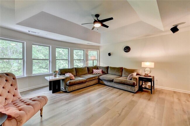 Building Photo - 11034 Estates Cir