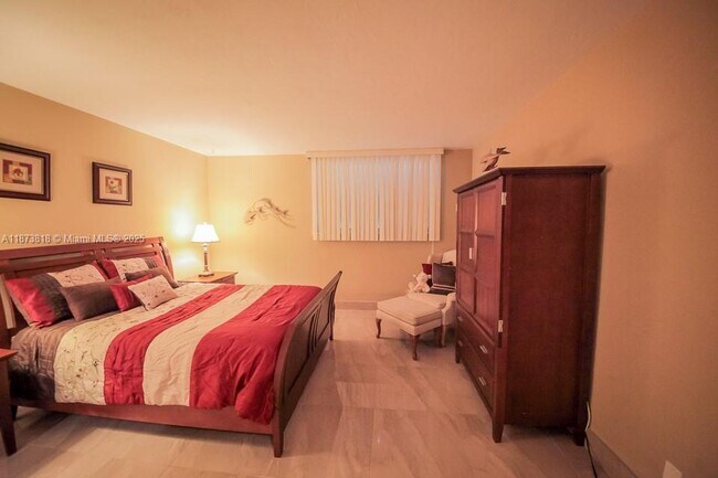 Building Photo - 3801 S Ocean Dr