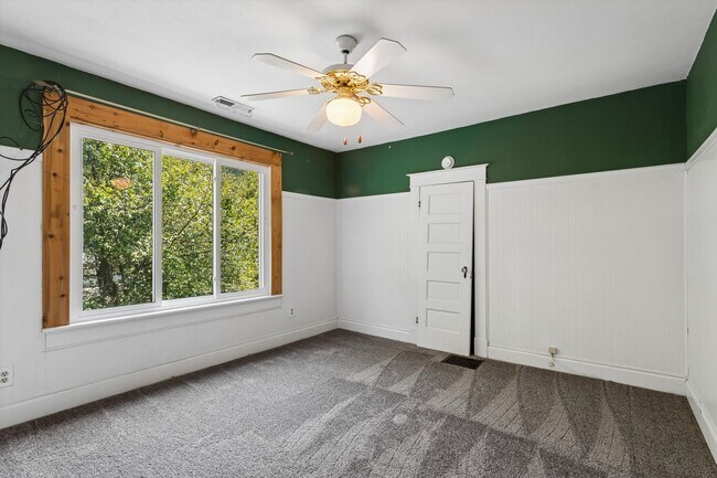 Building Photo - 144 Nelson Dr