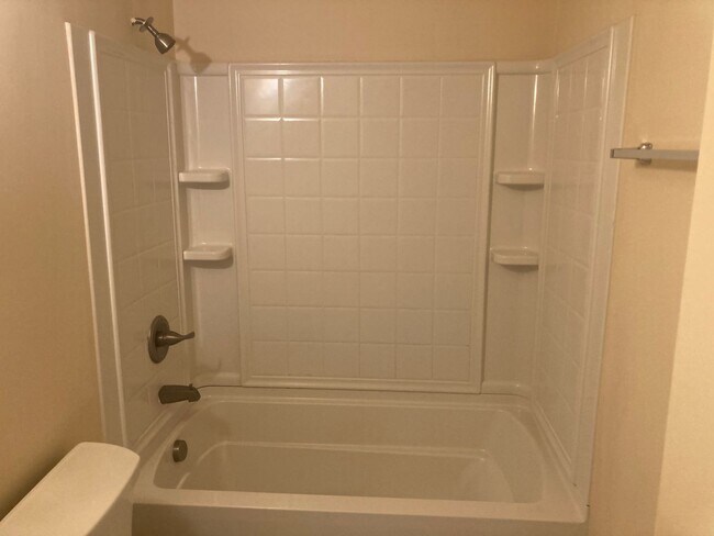 Building Photo - 9640 Greenmeadow Cir