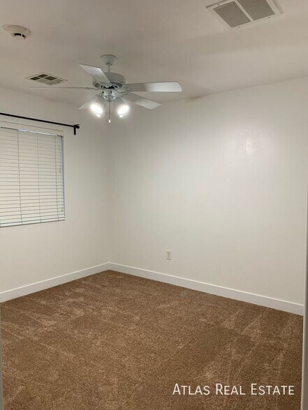 Building Photo - 4125 E Baylor Ln