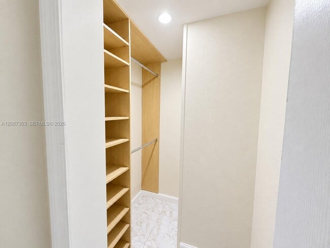 Building Photo - 521 NE 62nd St