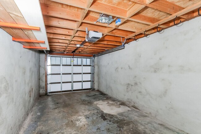 Building Photo - Updated Ravenna 4 Bed / 2 Bath Home