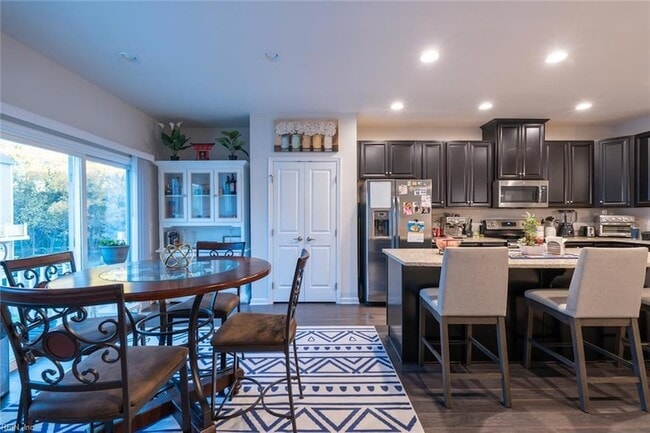 Building Photo - 605 Brickell Chase