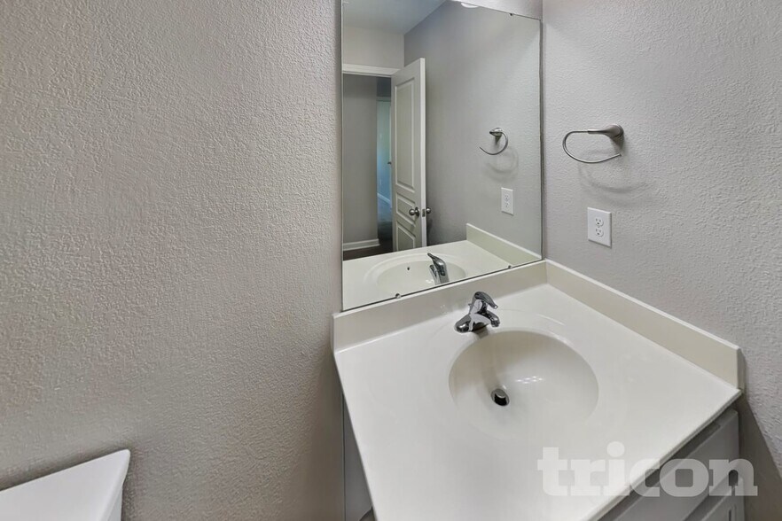 Building Photo - 4717 Opus Ln