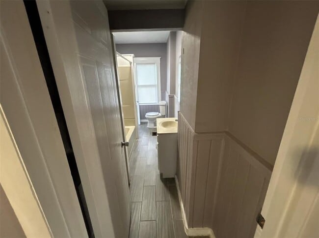 Building Photo - 620 5th Ave W