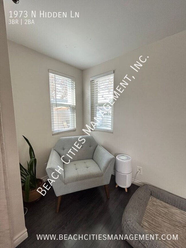 Building Photo - 1973 N Hidden Ln