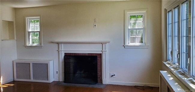 Building Photo - 246 West Ave