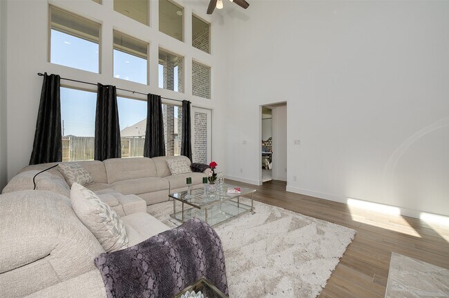 Building Photo - 20519 Bronco Rdg Dr