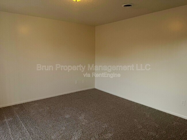 Building Photo - 505 Cross Creek Rd