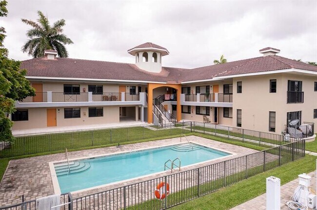 Building Photo - 64 Isle of Venice Dr