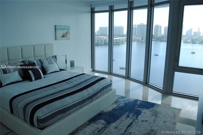 Building Photo - 17301 Biscayne Blvd