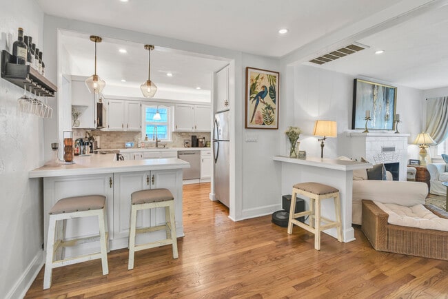 Building Photo - 1517 N Palmway