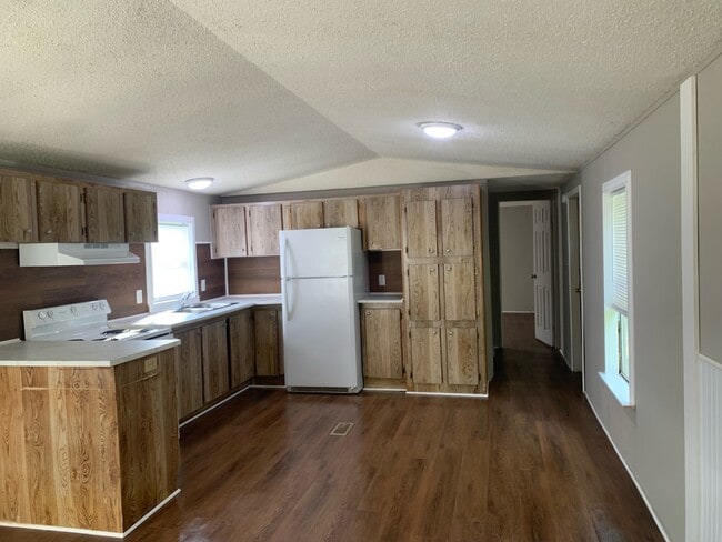 Building Photo - 2032 Mill Creek Road