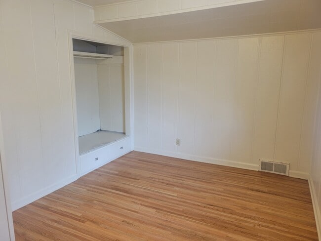 Building Photo - 745 Edith St