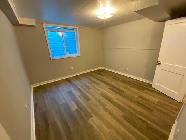 Building Photo - 4048 Taylor Blvd