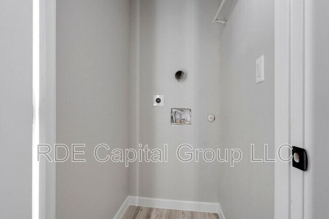 Building Photo - 948 S Corinth St Rd