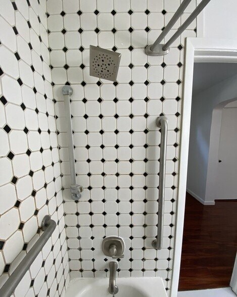 Building Photo - 10 Tollgate Ct