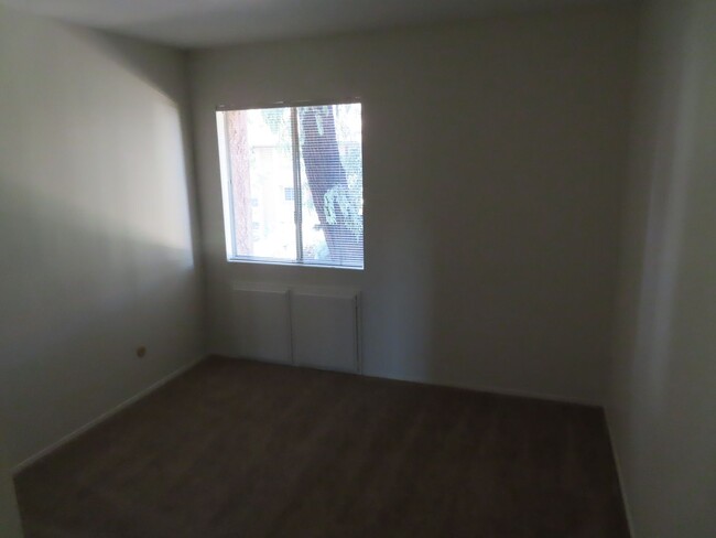 Building Photo - Mission Valley 3 Bedroom Condo