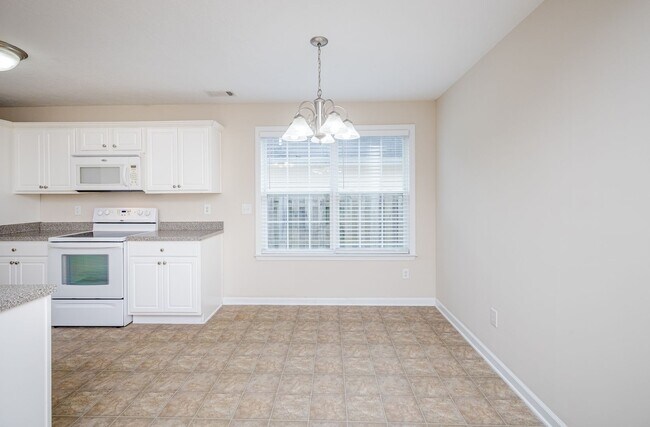 Building Photo - 272 High Meadows Cir