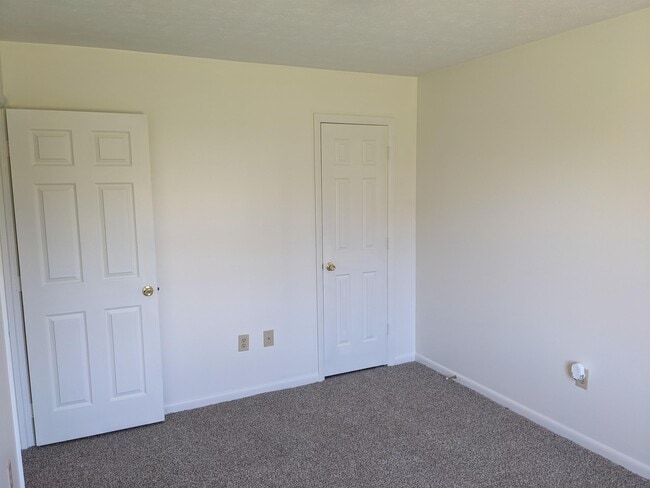 Building Photo - 258 Miller Dr