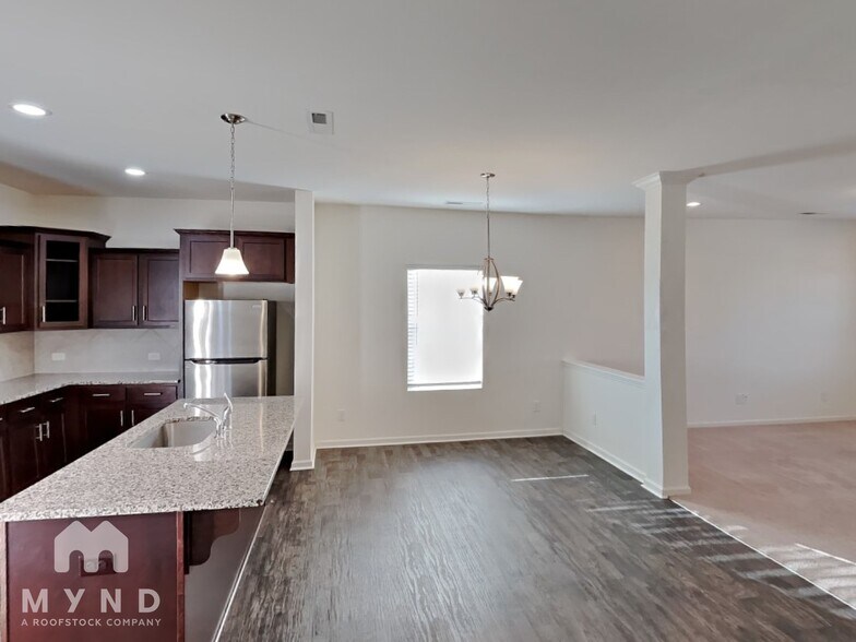 Building Photo - 2015 Creeks Landing Dr