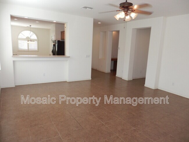 Building Photo - 3721 S Vineyard Ave