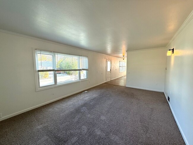 Building Photo - 1431 Johnston Ave